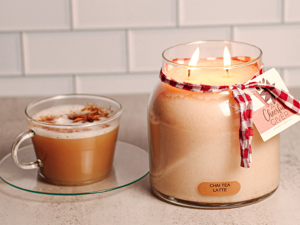 Keepers of the Light® Chai Tea Latte illatgyertya – fűszeres latte hangulat