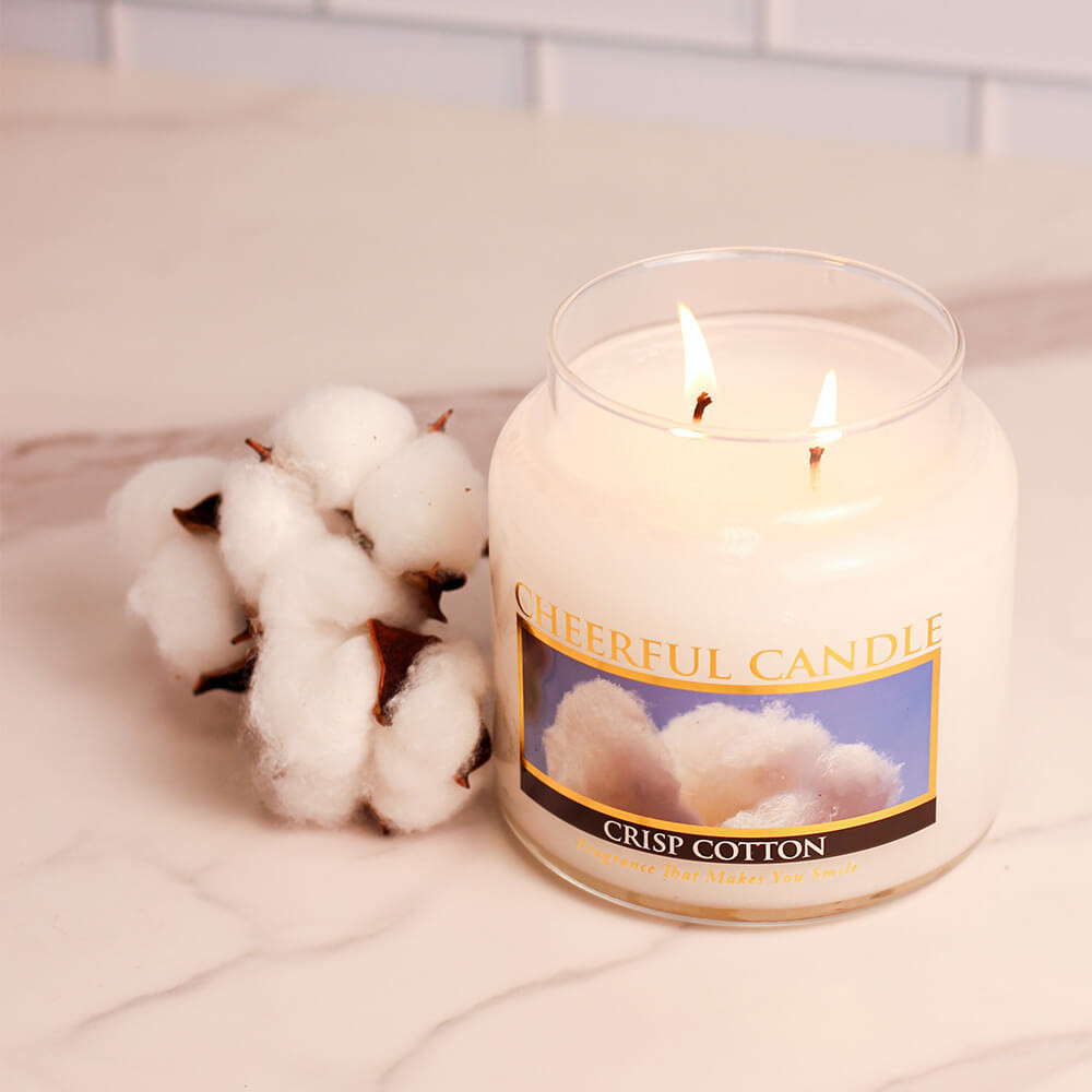 Cheerful Candle® Crisp Cotton közepes üveggyertya