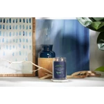 Kép 4/4 - Yankee Candle® Bayside Cedar Signature nagy üveggyertya 567 g