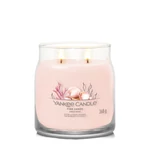 Kép 2/4 - Yankee Candle® Pink Sands Signature közepes üveggyertya 368 g