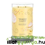 Kép 2/8 - Vanilla Cupcake Signature nagy poharas gyertya 567 g