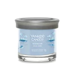 Kép 1/2 - Yankee Candle® Ocean Air Signature kis poharas gyertya