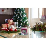 Kép 2/3 - Yankee Candle® Sparkling Winterberry Signature kis üveggyertya 110 g