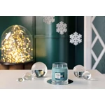 Kép 3/4 - Yankee Candle® Winter Night Stars Signature közepes üveggyertya 368 g