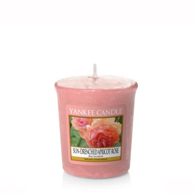 Sun-drenched Apricot Rose mintagyertya