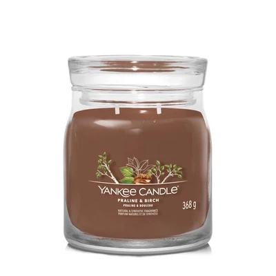 Yankee Candle® Praline &amp; Birch Signature közepes üveggyertya