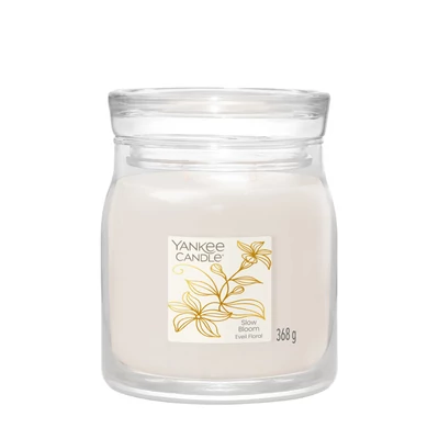 Yankee Candle® Slow Bloom Signature közepes üveggyertya 368 g