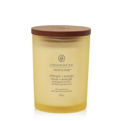 Chesapeake Bay Candle® strength + energy (pineapple coconut) közepes üveggyertya