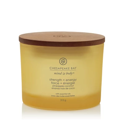 Chesapeake Bay Candle® strength + energy (pineapple coconut) három kanócos üveggyertya