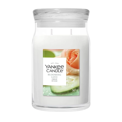 Yankee Candle Blooming Love Signature nagy üveggyertya 567 g
