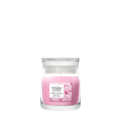 Yankee Candle Enchanting Cherry Blossoms Signature kis üveggyertya 110 g
