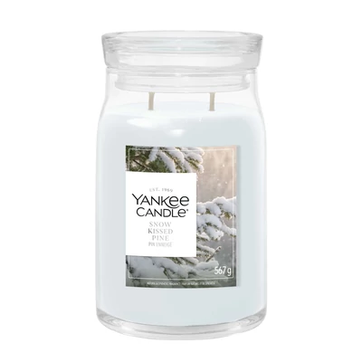 Yankee Candle® Snow Kissed Pine Signature nagy üveggyertya 567 g