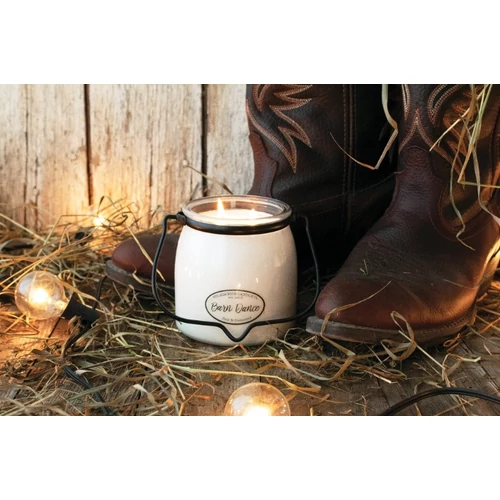 Milkhouse Candle® Barn Dance Creamery közepes üveggyertya 454 g