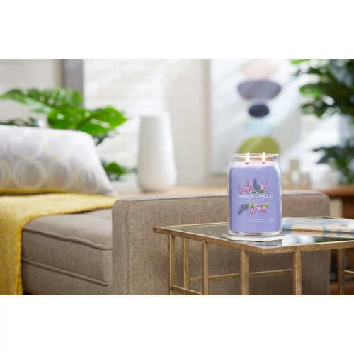 Yankee Candle® Lilac Blossoms Signature nagy üveggyertya 567 g