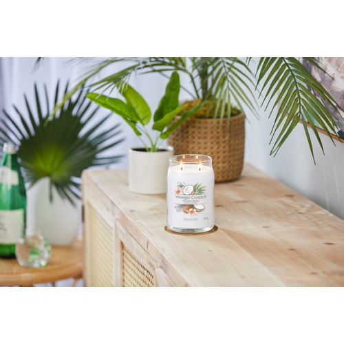 Yankee Candle® Coconut Beach Signature nagy üveggyertya 567 g Yankee Candle® Coconut Beach Signature nagy üveggyertya 567 g