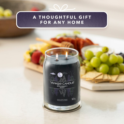 Yankee Candle® Midsummer’s Night Signature nagy üveggyertya 567 g Yankee Candle® Midsummer’s Night Signature nagy üveggyertya 567 g