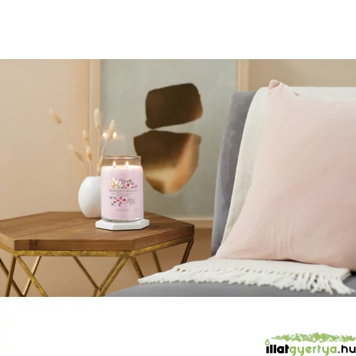 Pink Cherry & Vanilla Signature nagy üveggyertya 567 g