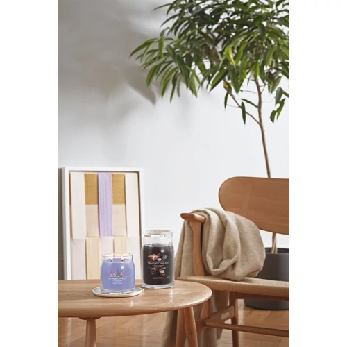 Yankee Candle® Lilac Blossoms Signature közepes üveggyertya 368 g