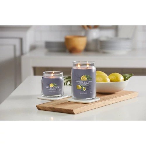 Yankee Candle® Black Tea & Lemon Signature közepes üveggyertya 368 g
