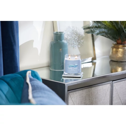 Yankee Candle® Ocean Air Signature közepes üveggyertya 368 g