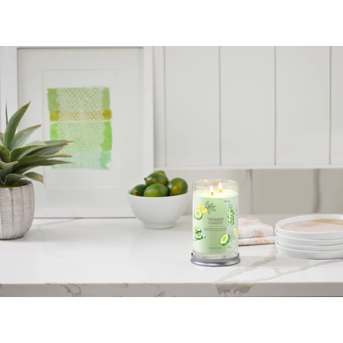 Yankee Candle® Vanilla Lime Signature nagy poharas gyertya 567 g