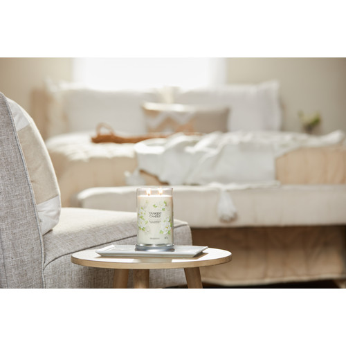 Yankee Candle® White Gardenia Signature nagy poharas gyertya 567 g Yankee Candle® White Gardenia Signature nagy poharas gyertya 567 g