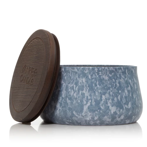 Yankee Candle® Fresh Rain Outdoor közepes gyertya 283 g