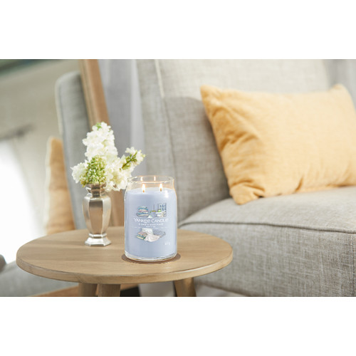 Yankee Candle® A Calm & Quiet Place Signature nagy üveggyertya 567 g Yankee Candle® A Calm & Quiet Place Signature nagy üveggyertya 567 g