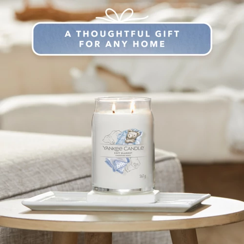 Yankee Candle® Soft Blanket Signature nagy üveggyertya 567 g