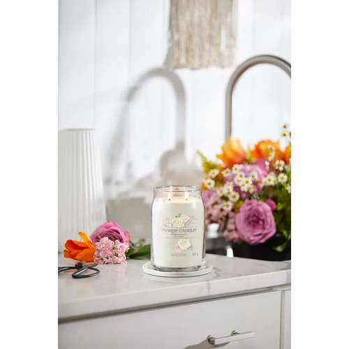Yankee Candle® Wedding Day Signature nagy üveggyertya 567 g