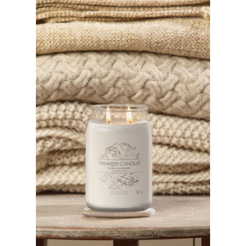 Yankee Candle® Warm Cashmere Signature nagy üveggyertya 567 g Yankee Candle® Warm Cashmere Signature nagy üveggyertya 567 g