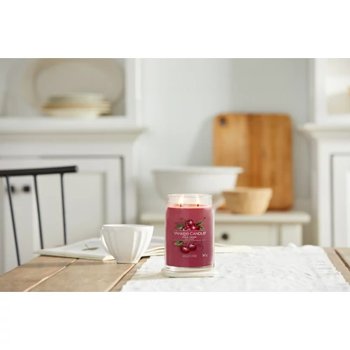 Yankee Candle® Black Cherry Signature nagy üveggyertya 567 g