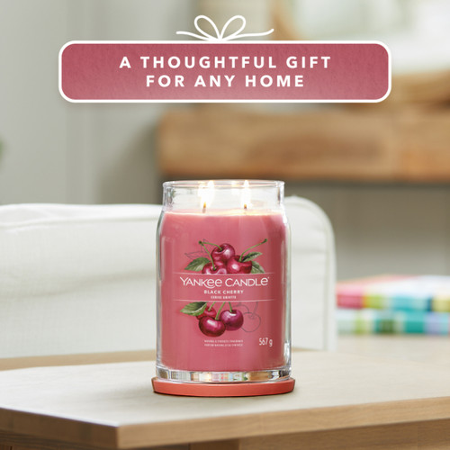 Yankee Candle® Black Cherry Signature nagy üveggyertya 567 g