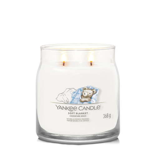 Yankee Candle® Soft Blanket Signature közepes üveggyertya 368 g Yankee Candle® Soft Blanket Signature közepes üveggyertya 368 g