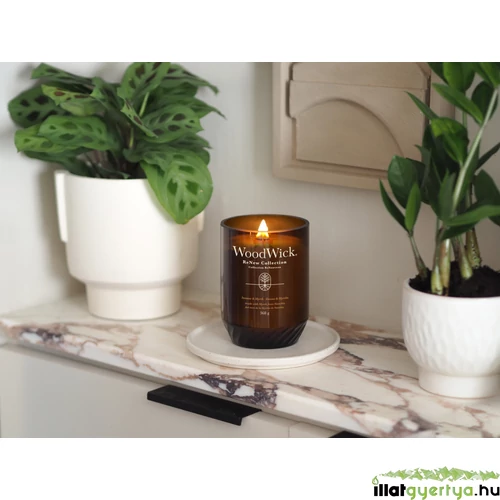 Incense & Myrrh ReNew nagy üveggyertya 368 g