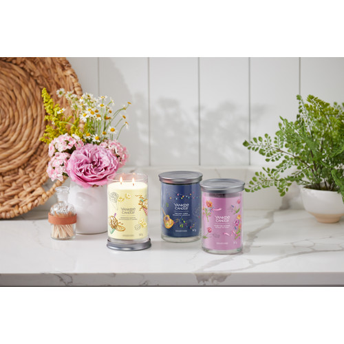 Yankee Candle® Banoffee Waffle Signature nagy poharas gyertya 567 g Yankee Candle® Banoffee Waffle Signature nagy poharas gyertya 567 g