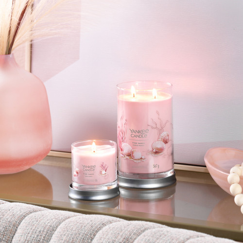 Yankee Candle® Pink Sands Signature kis poharas gyertya 122 g