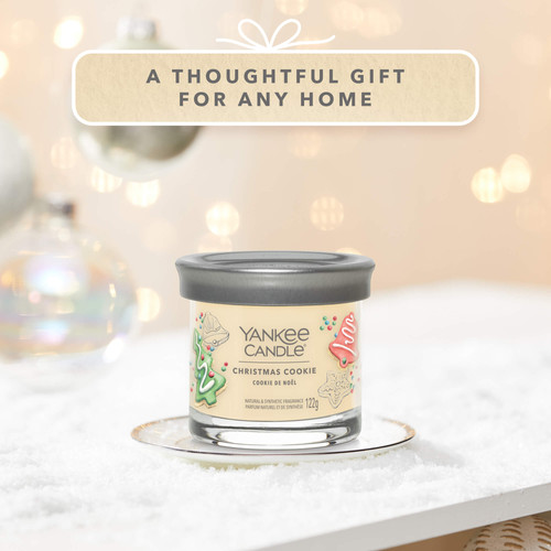Yankee Candle® Christmas Cookie Signature kis poharas gyertya 122 g Yankee Candle® Christmas Cookie Signature kis poharas gyertya 122 g