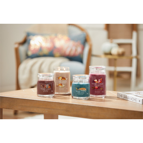 Yankee Candle® Autumn Daydream Signature nagy üveggyertya 567 g Yankee Candle® Autumn Daydream Signature nagy üveggyertya 567 g