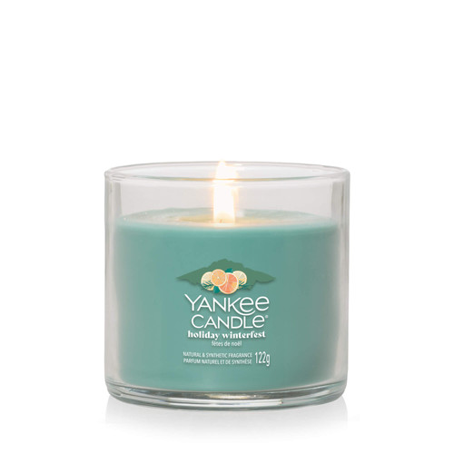 Yankee Candle® Holiday Winterfest Signature kis poharas gyertya 122 g Yankee Candle® Holiday Winterfest Signature kis poharas gyertya 122 g