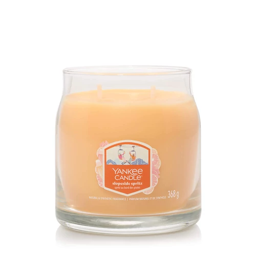 Yankee Candle® Slopeside Spritz Signature közepes üveggyertya 368 g