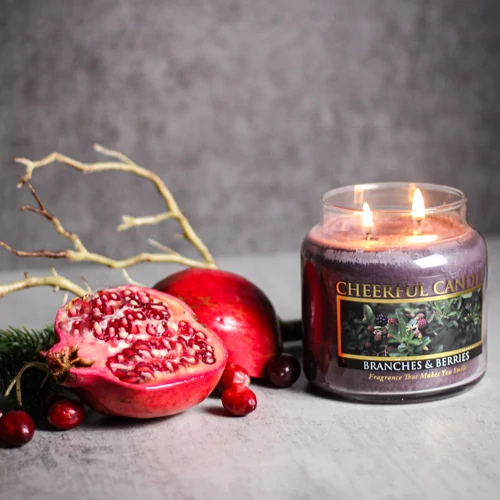 Cheerful Candle® Branches & Berries közepes üveggyertya 454 g