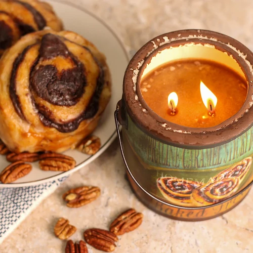 Cheerful Candle® Farm Fresh Praline Caramel Sticky Buns nagy kerámia gyertya 567 g