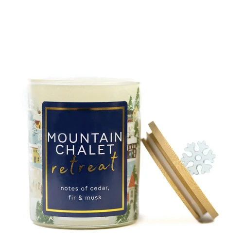 Cheerful Candle® Seasonal Mountain Chalet Retreat közepes üveggyertya 283 g