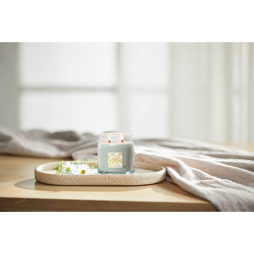Yankee Candle® Serenity Stone Signature közepes üveggyertya 368 g Yankee Candle® Serenity Stone Signature közepes üveggyertya 368 g