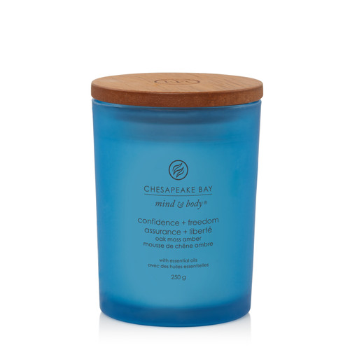 Chesapeake Bay Candle® confidence + freedom (oak moss amber) közepes üveggyertya 250 g