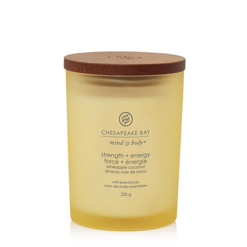 Chesapeake Bay Candle® strength + energy (pineapple coconut) közepes üveggyertya 250 g