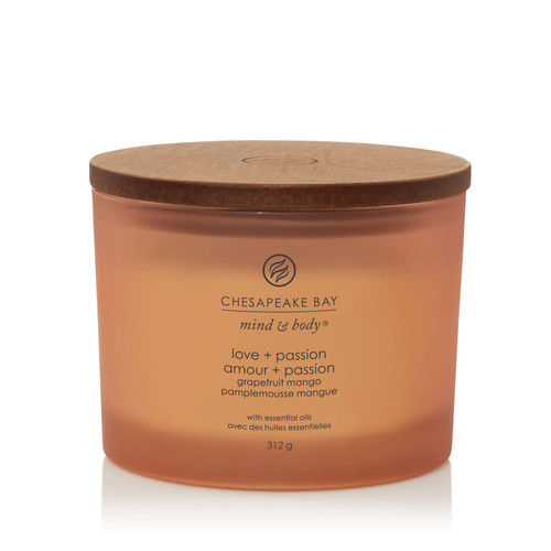 Chesapeake Bay Candle® love + passion (grapefruit mango) három kanócos üveggyertya 312 g