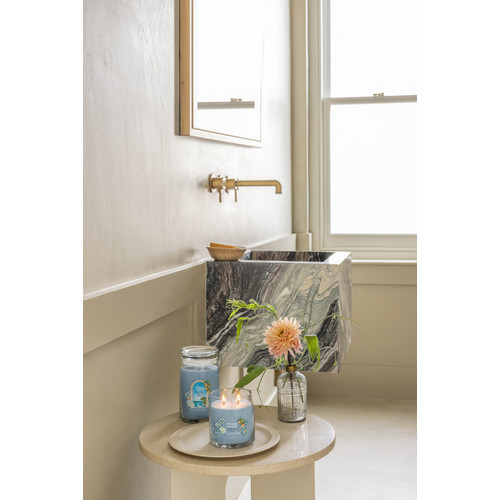 Yankee Candle® Azure Sky Signature nagy üveggyertya 567 g Yankee Candle® Azure Sky Signature nagy üveggyertya 567 g