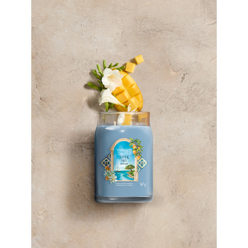 Yankee Candle® Azure Sky Signature nagy üveggyertya 567 g Yankee Candle® Azure Sky Signature nagy üveggyertya 567 g